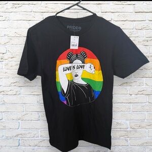 NET LOVE IS LOVE Pride T-Shirt Size Small